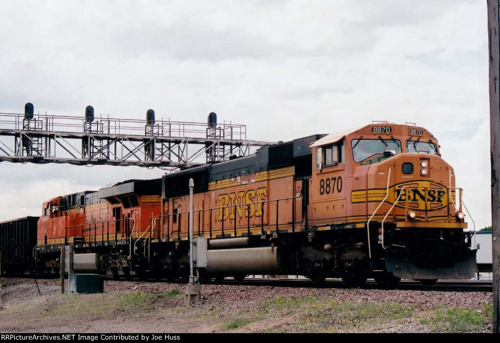 BNSF 8870 West